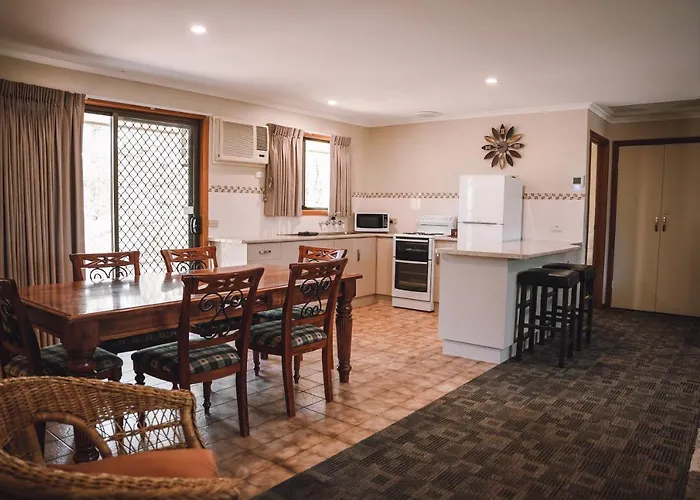 Riverbush Cottages